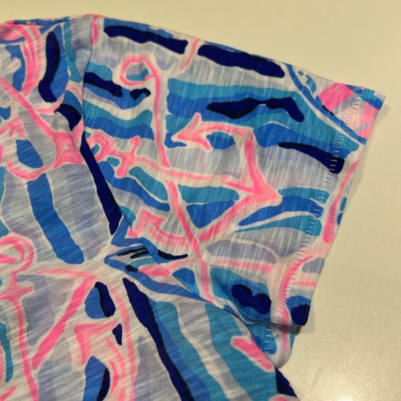 Lilly Pulitzer Etta V-Neck Tee - Picture 5 of 8